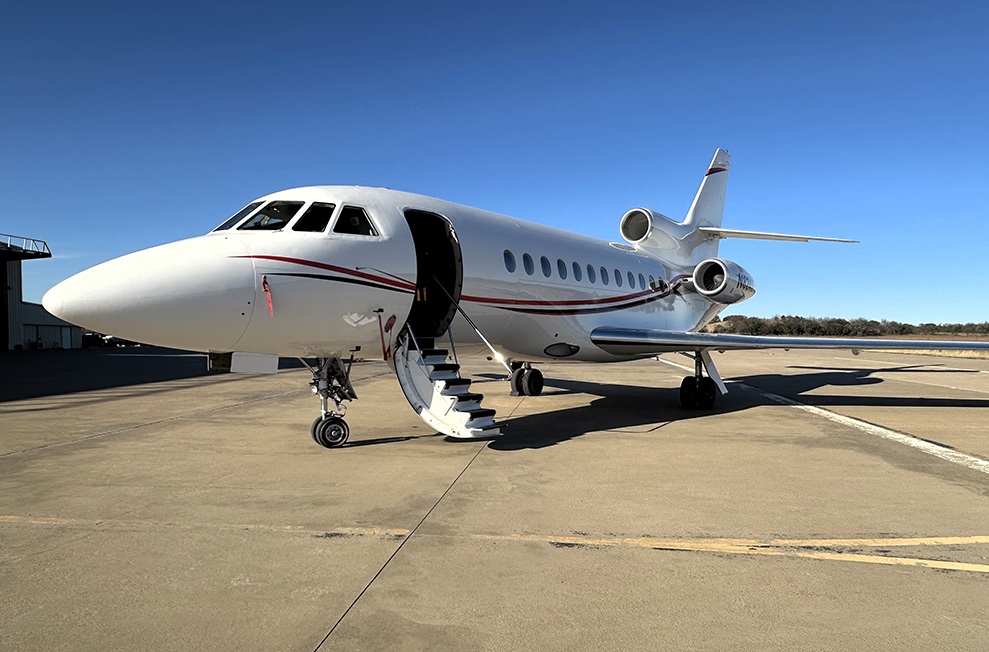 Falcon 900B N824S